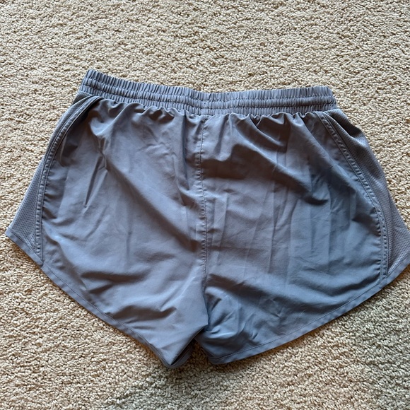 Under Armour Shorts with Pockets!! - Picture 2 of 4